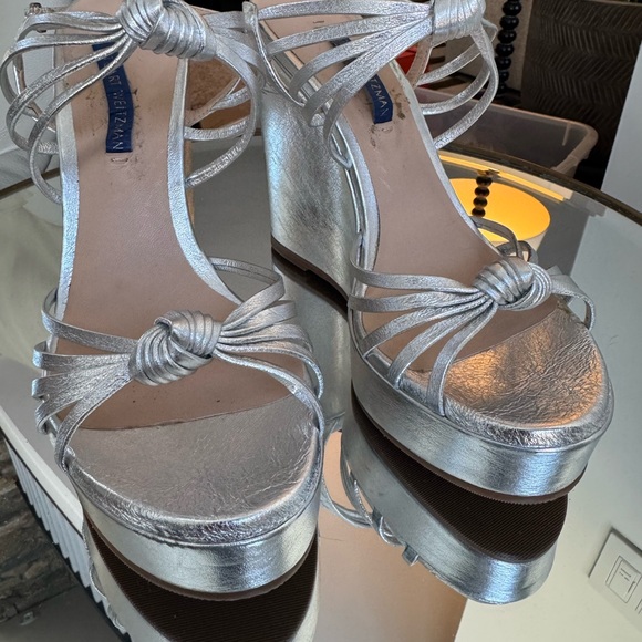 Stuart Weitzman Shimmering Saffron Silver Platform Wedges SZ 7½ - Picture 4 of 15